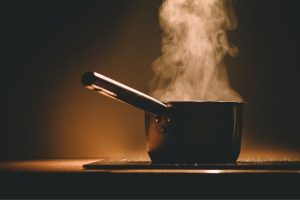Does hot water kill roaches?