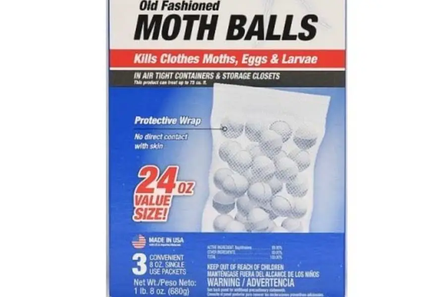 Do mothballs keep roaches away?